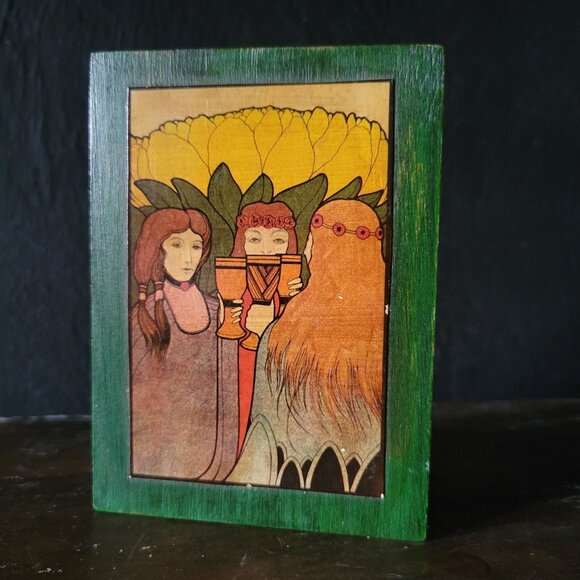 Aquarian Tarot Three Of Cups Wooden Storage Box With Green Finish - Picture 1 of 10